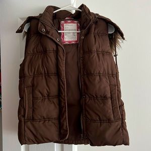 Sleveeless Coat with a Fur Hoodie